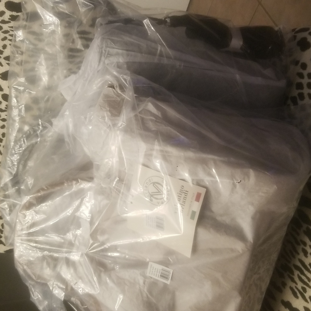 Quilted Tote/Cross body XL Taupe or Black NWT - Picture 5 of 6